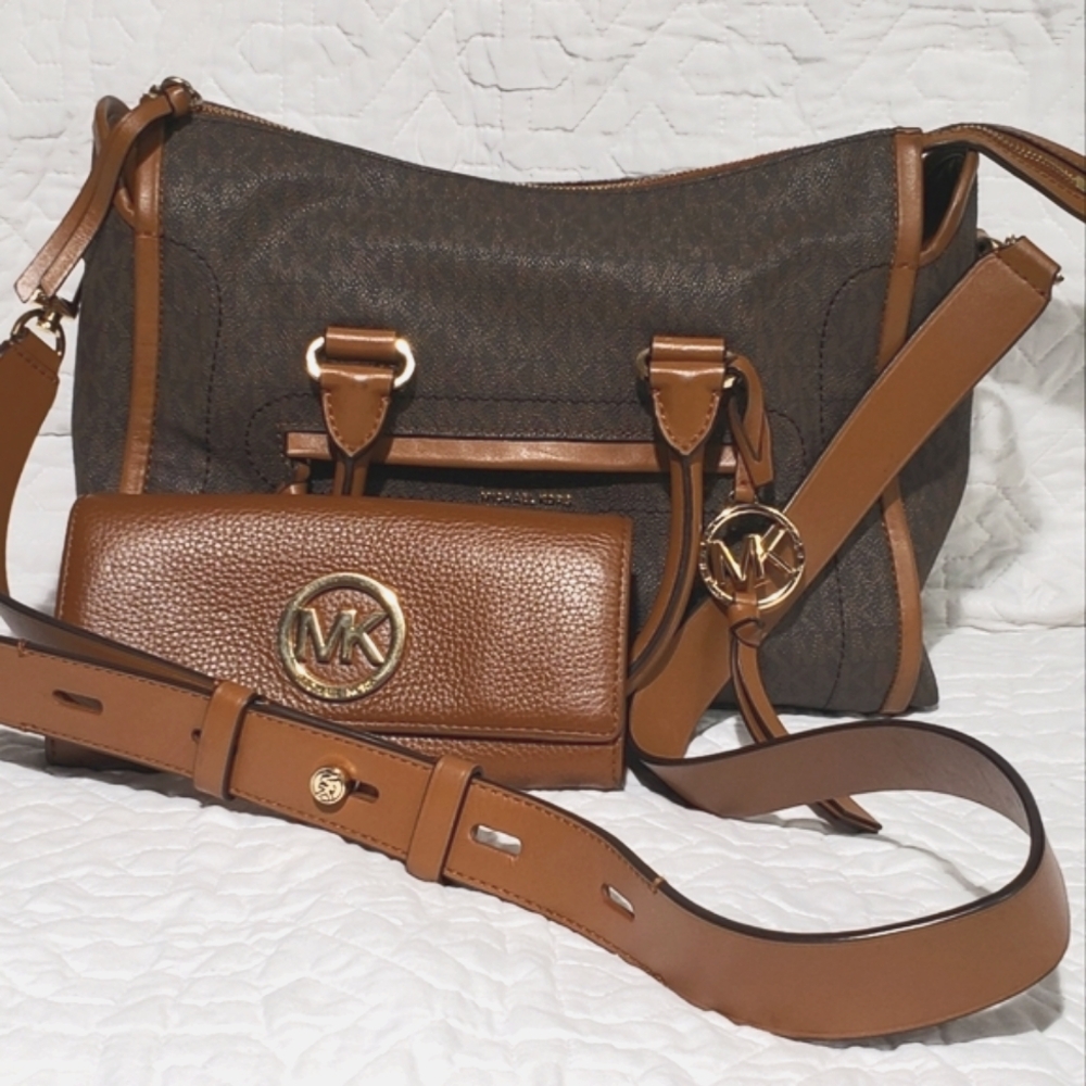 Michael Kors bag and wallet